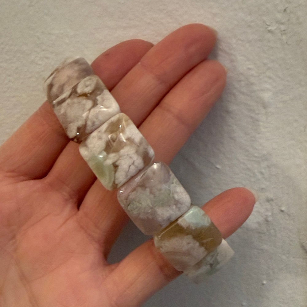 Elegant natural flower agate Stone Bracelet in pastels - NWT